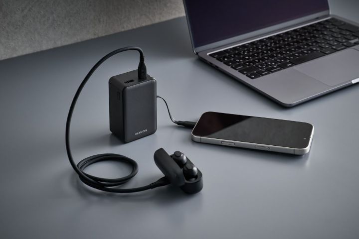 約62cmケーブルで必要な分だけスッと使える!