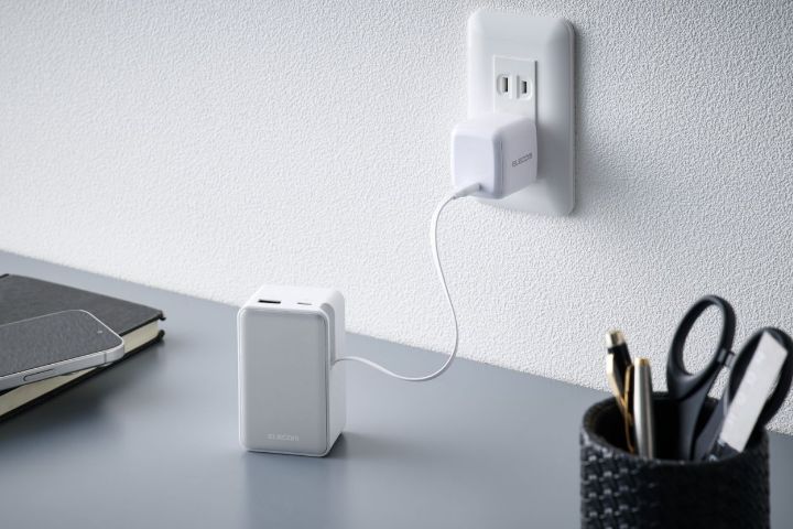 約62cmケーブルで必要な分だけスッと使える!