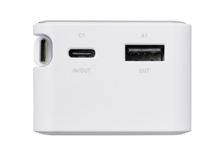 約62cmケーブルで必要な分だけスッと使える!