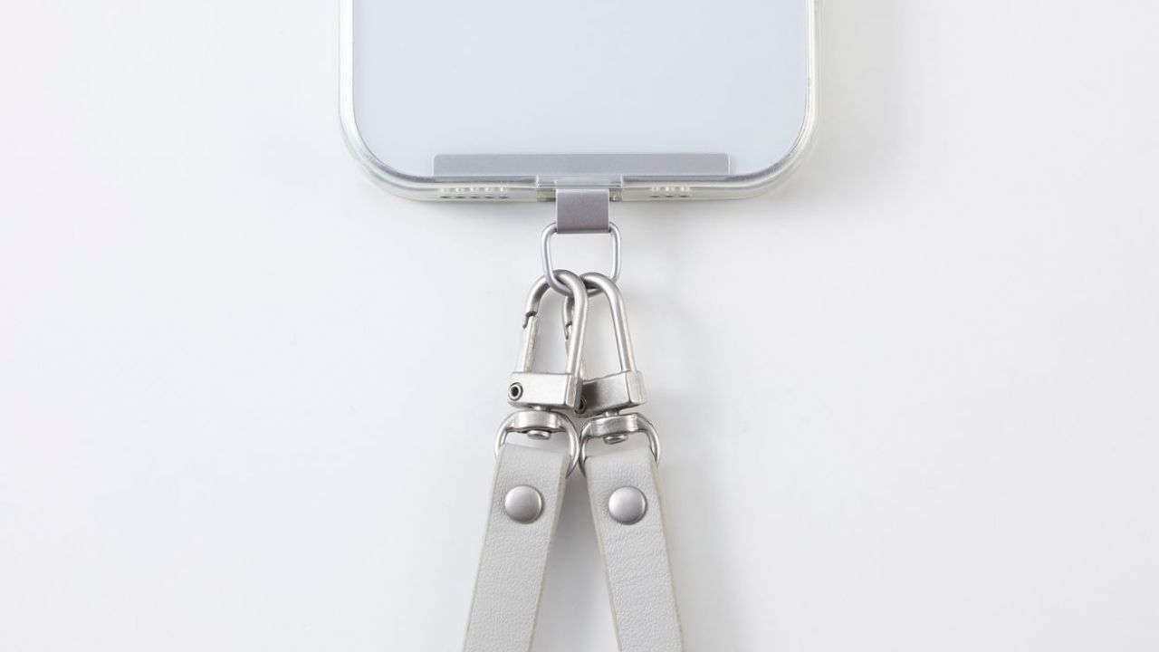 強く引っ張ってもちぎれにくい、強度のあるステンレス素材を採用