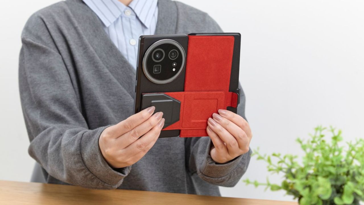 驚くほど薄くて軽い!本体の薄さや軽さを損なわない、薄型・軽量タイプ