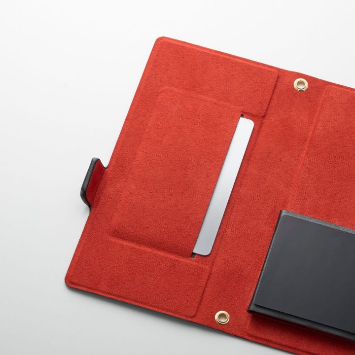 驚くほど薄くて軽い!本体の薄さや軽さを損なわない、薄型・軽量タイプ