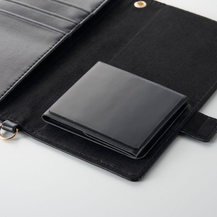 落下を防ぐハンドストラップ付き!4つのカードポケットとハンドストラップ付属タイプ
