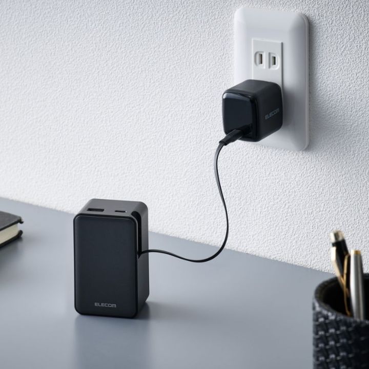 ケーブル長 約62cm!必要な分だけスッと引き出して、スマートに充電可能