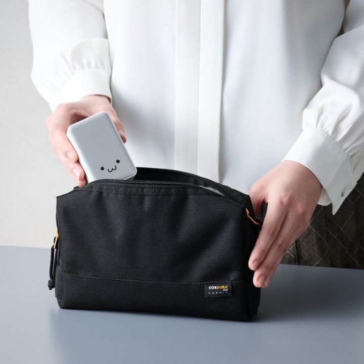 ケーブル長 約62cm!必要な分だけスッと引き出して、スマートに充電可能