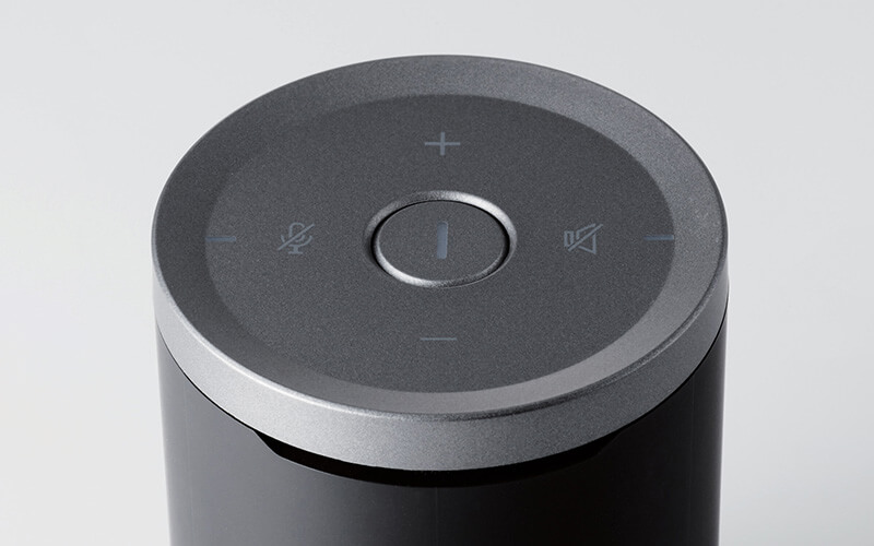 天面に電源、音量調整、マイクON/OFF、スピーカーON/OFFの機能を集中配置