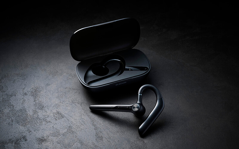 片耳ヘッドセットと充電ケースのセットモデル