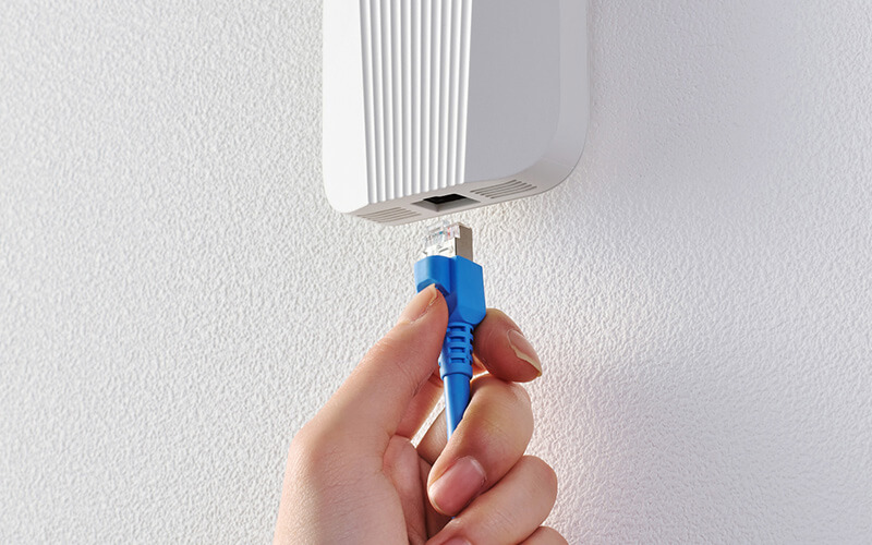 1Gbps対応のLANポート付きで有線LAN機器のWi-Fi化も可能