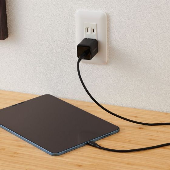 最大45W出力で、スマホからノートパソコンまで幅広く高速充電!