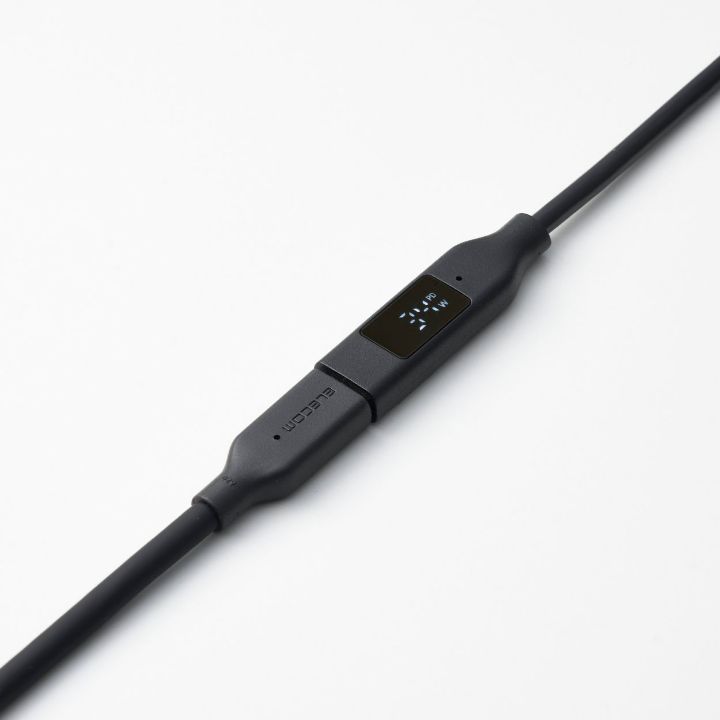 USB Type-C(USB-C)プラグとUSB Type-C(USB-C)ポートを備えた電力ディスプレイ付き延長ケーブル