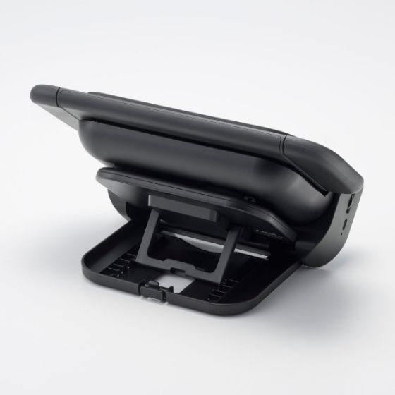 縦置き＋横置き（4段階角度調節）対応で、場所を選ばず設置可能