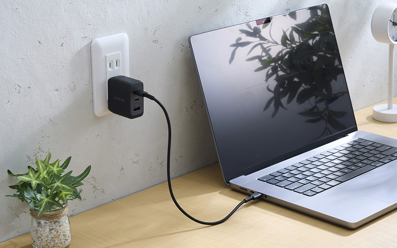 USB Type-C×1ポートを使用時・最大70WのUSB Power Delivery出力に対応