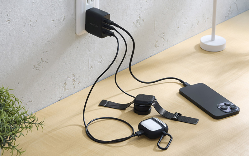 3ポート同時使用時・合計最大出力60Wでの充電が可能