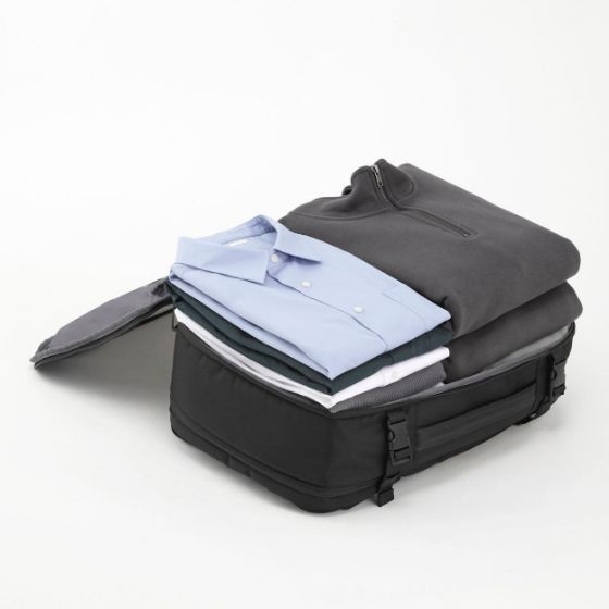 180度フルオープンで使いやすい、多機能収納設計