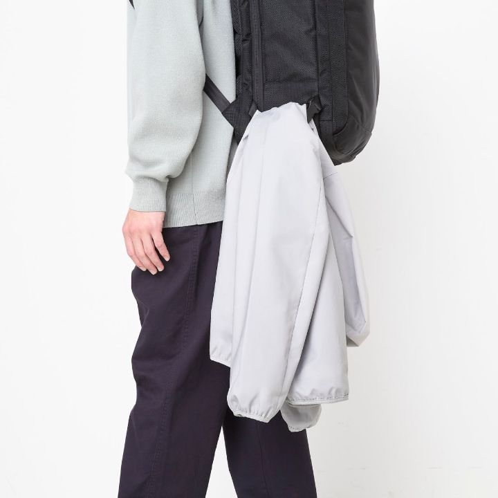 スリムで快適な背負い心地