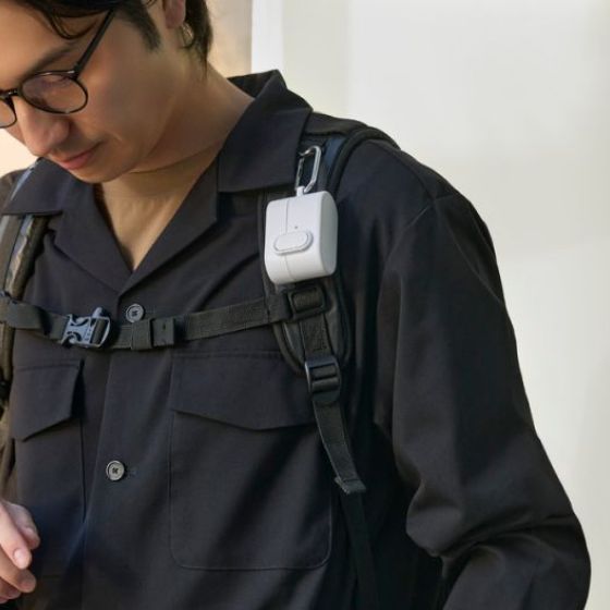 軽量で衝撃に強く、飛び出しを防ぐロック機能付きのTOUGH SLIM Lockケース