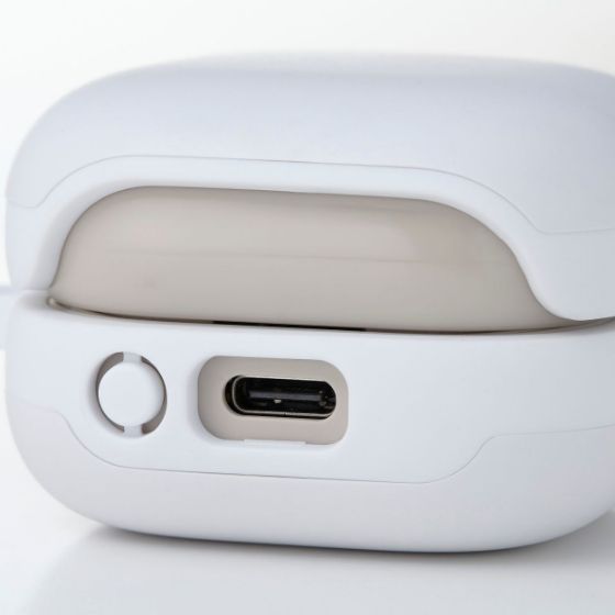 軽量で衝撃に強く、飛び出しを防ぐロック機能付きのTOUGH SLIM Lockケース