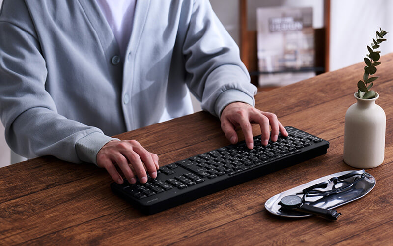 ワイヤレスだからケーブルが邪魔にならない