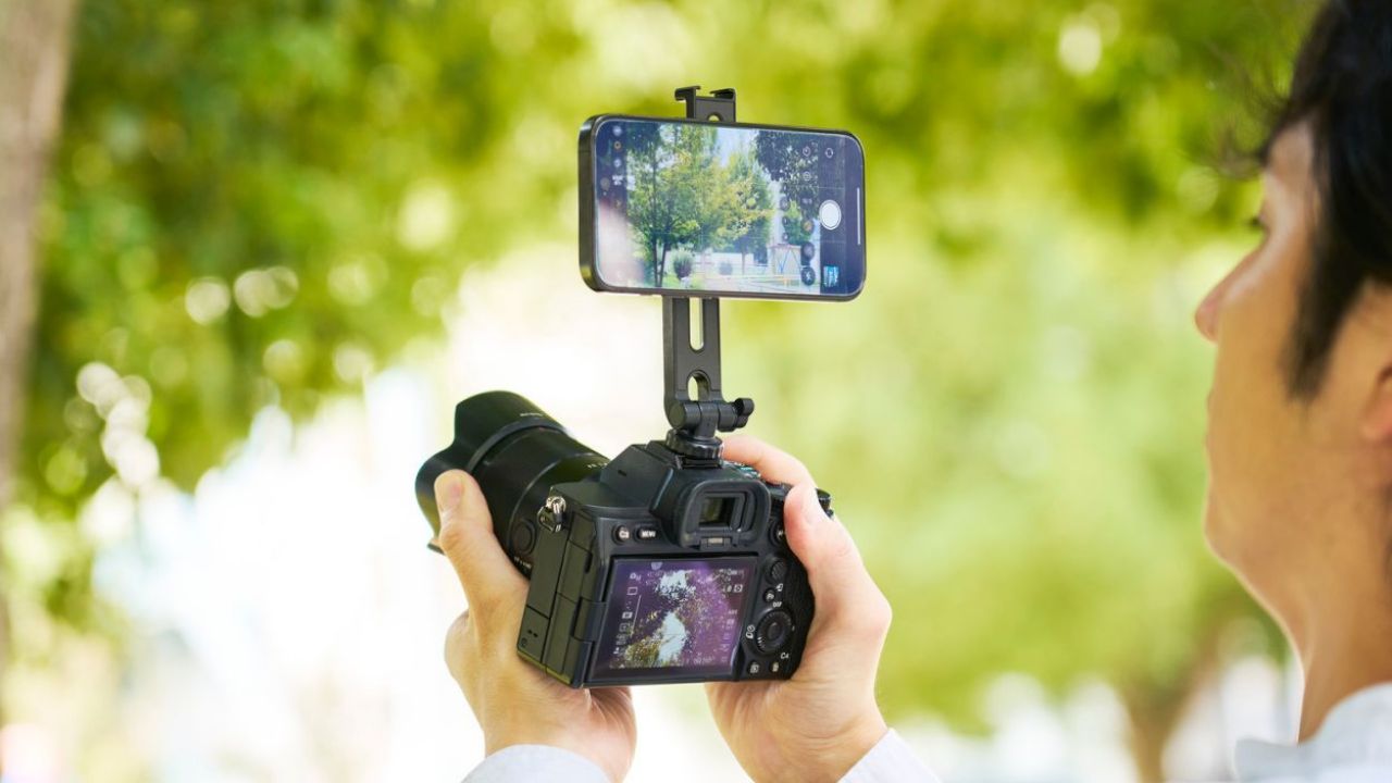 マグネット装着でスマートフォンを素早く着脱!MAGKEEPシリーズ・カメラ用マウント(マグネットタイプ)