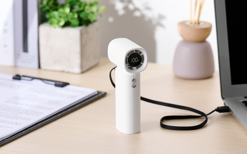 卓上での使用も可能