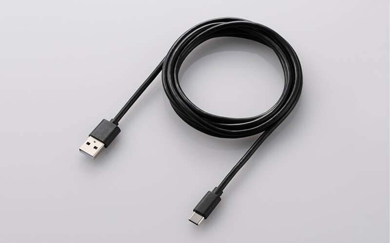 USB Type-C - USB-Aケーブル(約1.8m)が付属