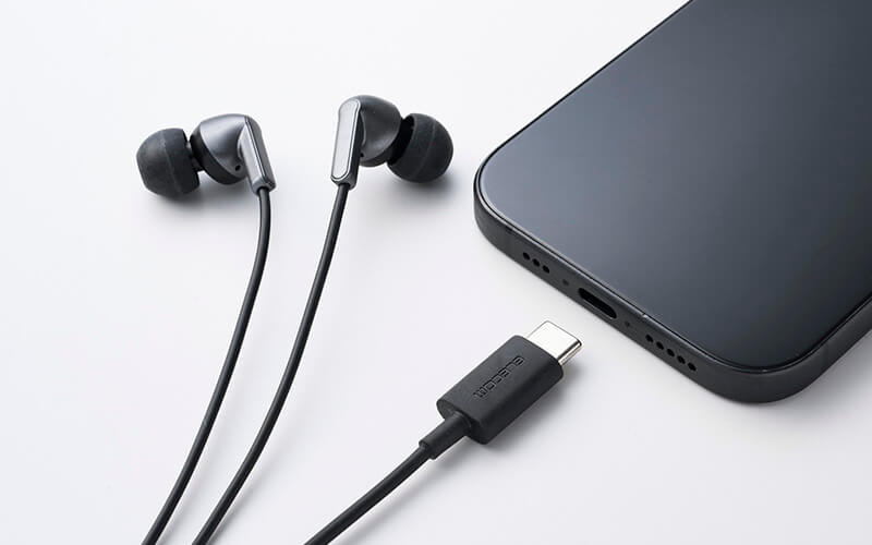 USB Type-C対応で、スマホやタブレットに接続できる有線イヤホン