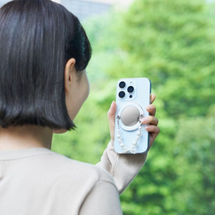 いつでも身だしなみチェックができる!背面がミラーになったマグネットスマホリング