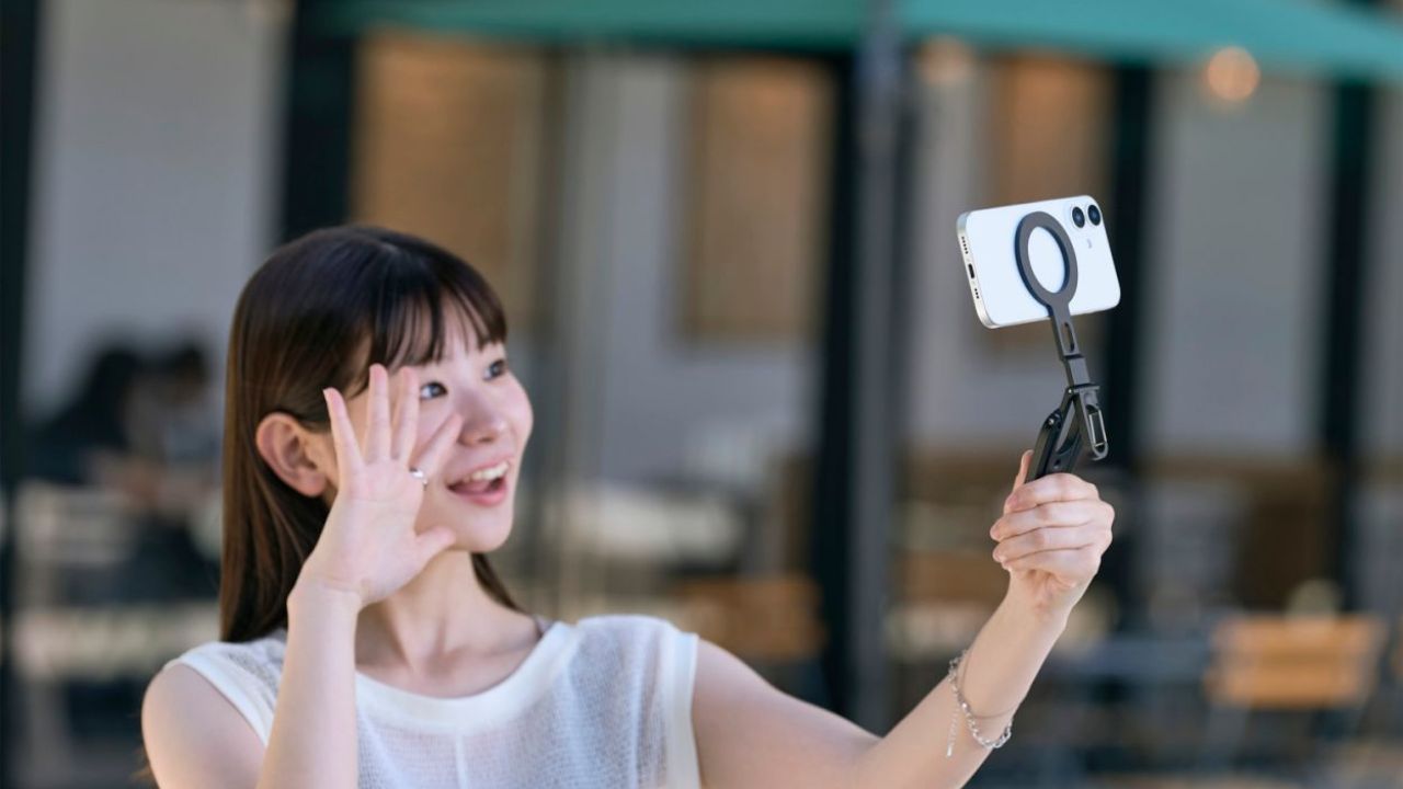 サッと使えて、幅広い場所に装着できるカラビナ付き!MAGKEEPシリーズのスマホ三脚