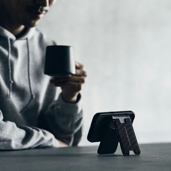 CORDURA&reg;バリスティックナイロン採用で、繰り返し使ってもヘタりにくい!MAGKEEP カードケーススタンド