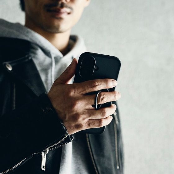 指にしっかりフィットして落下を防止!縦横自在に操作可能な MAGKEEPスマホリング
