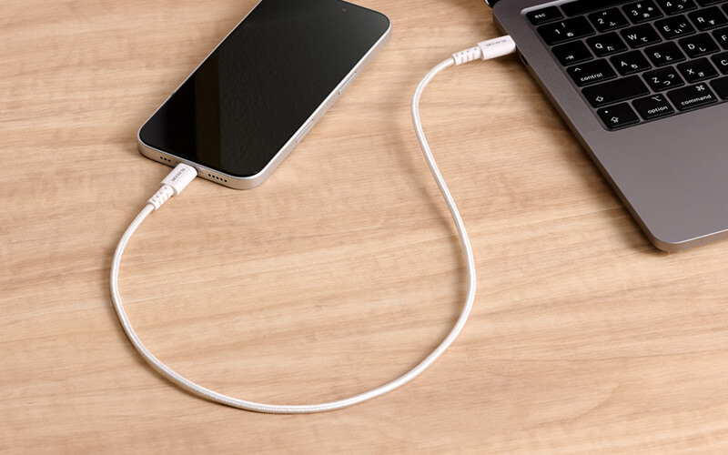 パソコンとスマートフォン間でのデータ転送にも使用可能