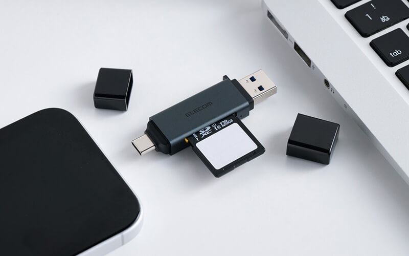 USB-AポートおよびUSB Type-Cポートを搭載する機器に対応。変換アダプターや変換ケーブルなしでそのまま接続可能