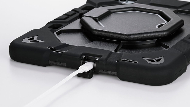 本体も画面もまとめて守るフルプロテクトケース