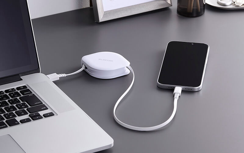 最大480Mbps(理論値)でのデータ転送も可能