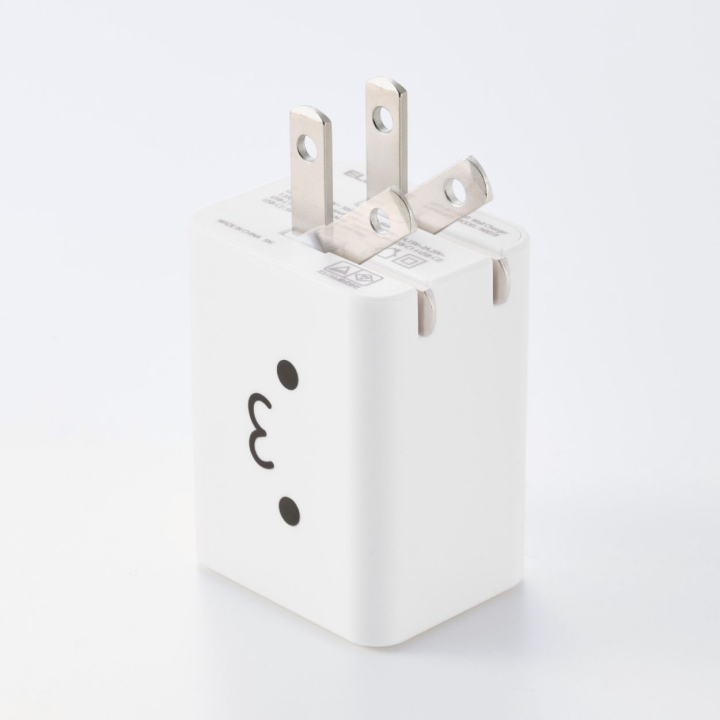 出張や外出時の持ち運びに便利なコンパクトサイズ