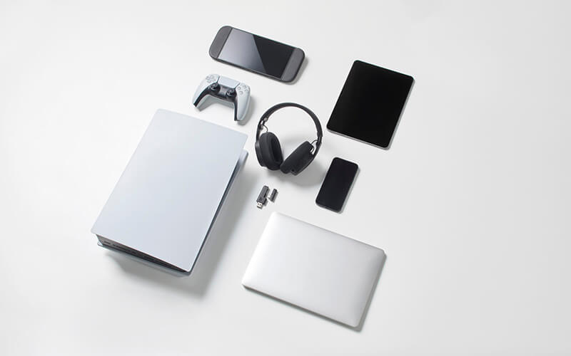 パソコンからスマートフォン、家庭用ゲーム機まで幅広く接続可能