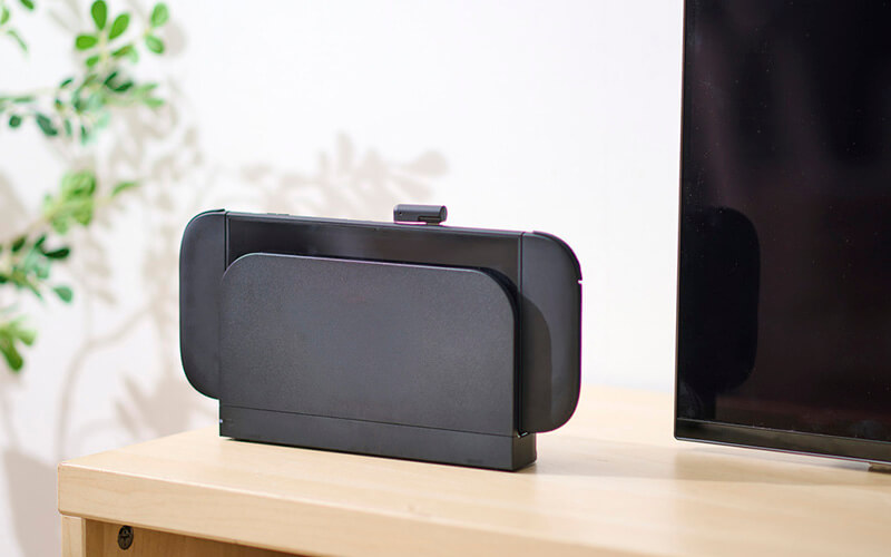 2.4GHz無線レシーバーはパソコンだけでなく、家庭用ゲーム機の本体やドックのUSBポートに接続して使用可能