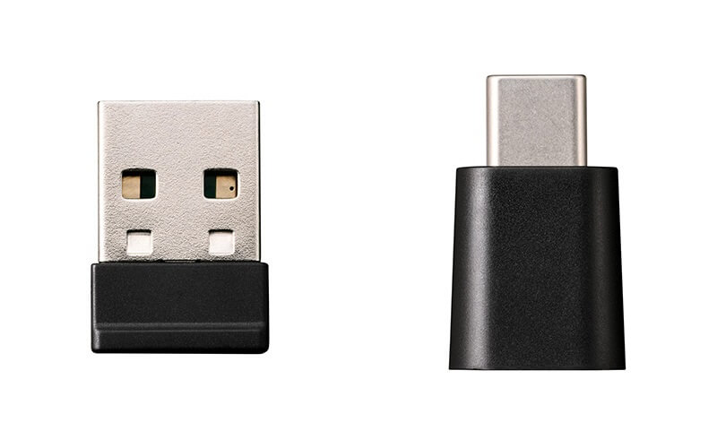 付属のレシーバー 左：USB-Aポート用、右：USB Type-Cポート用