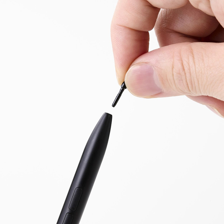 交換用のペン先2個と、USB Type-Cケーブルを付属