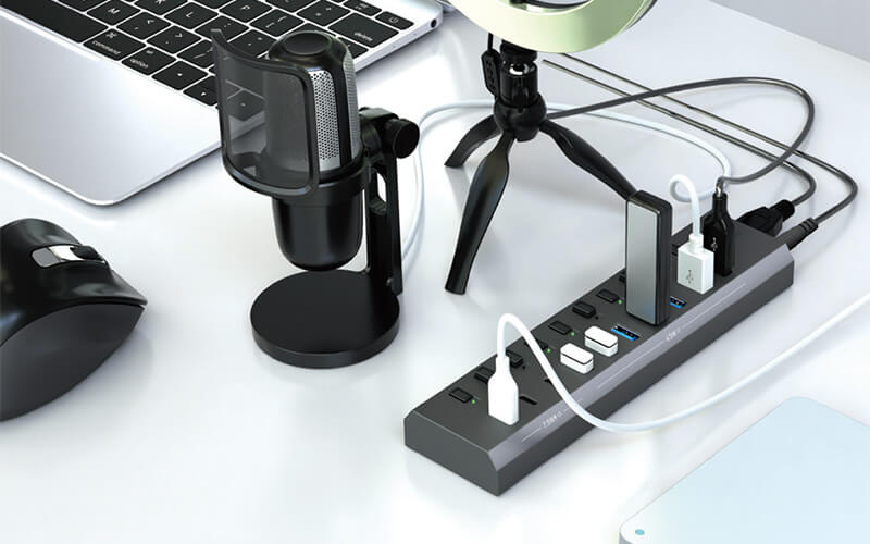 最大10台のUSB機器をまとめて挿して使える！パソコン側はUSB Type-Cポートに対応