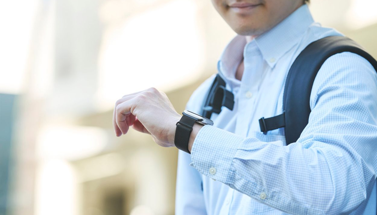細かなサイズ調節で手首にしなやかにフィット!エレガントでスタイリッシュなApple Watch用ステンレスミラネーゼバンド
