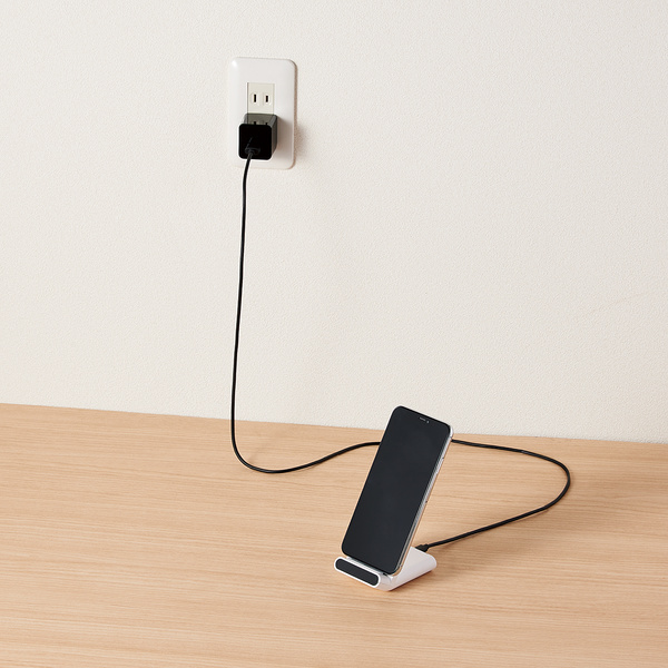 Qi規格対応ワイヤレス充電器(5W・2枚コイル・スタンドタイプ) W-QS05WH