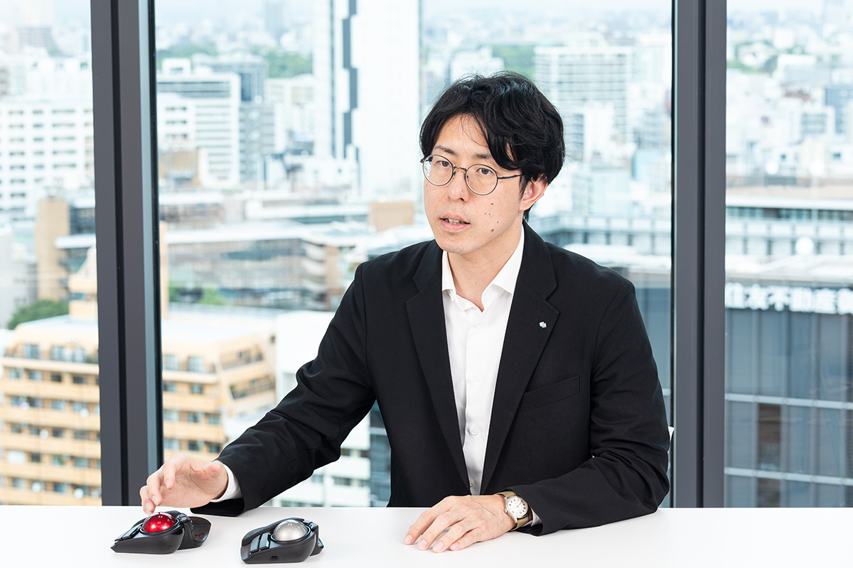「ユーザーと一緒により良き製品を追求して磨いていった」 トラックボールマウス『HUGE』開発秘話