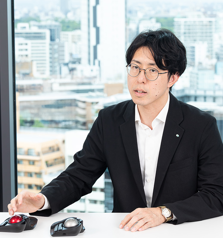 「ユーザーと一緒により良き製品を追求して磨いていった」 トラックボールマウス『HUGE』開発秘話