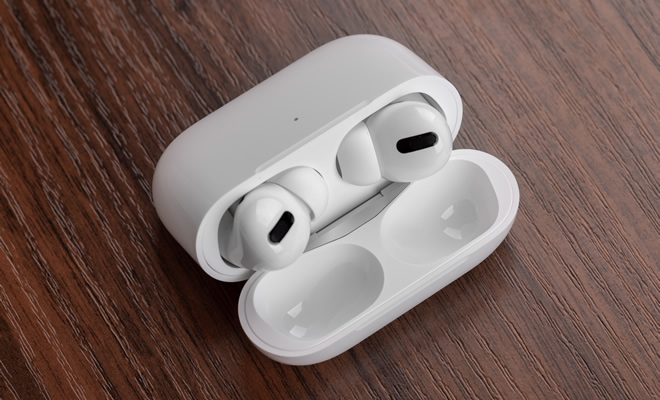 Apple AirPods with wireless charging