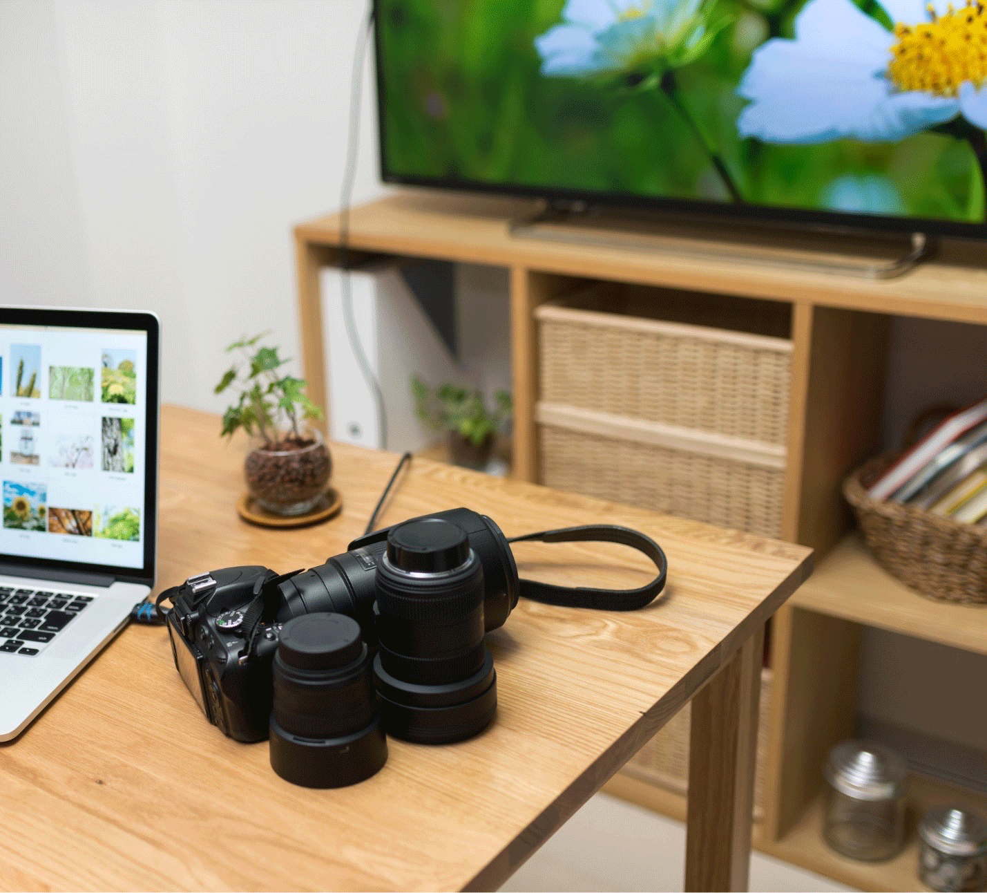 パソコンとテレビをつなぐメリットのイメージ