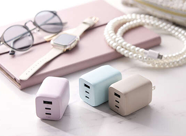 MPA-ACCP4465BU,MPA-ACCP4465GB,MPA-ACCP4465PU:USB Power Delivery 65W キューブAC充電器(C×2+A×1)＆me