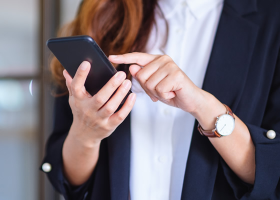 1　使用しているスマートフォンに必要な電力（ワット）を確認