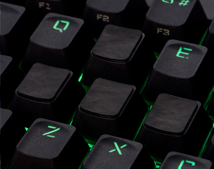 写真：グリップシートを貼り付けたゲーミングキーボードのキー