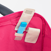 USBメモリポケットが2つ付属